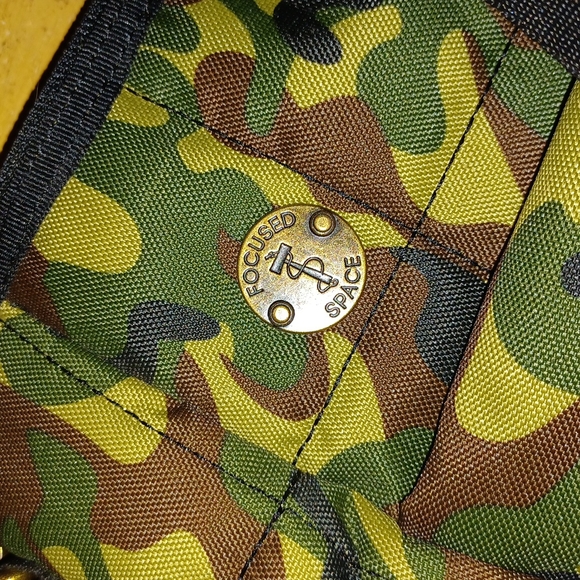 Focused Space camouflage tote/messager bag - Picture 8 of 12